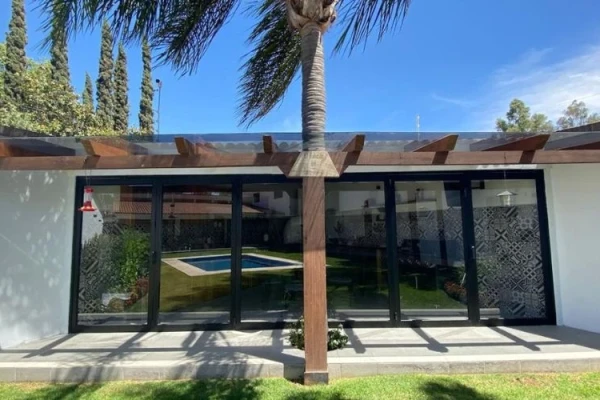 Puertas y ventanas de aluminio modernas